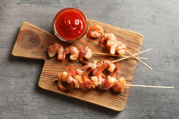 Špíz krevety balené ve slanině — Stock fotografie