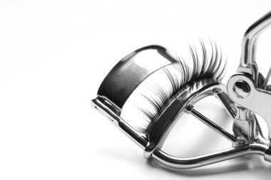 Kirpik kıvırıcı ve yanlış      