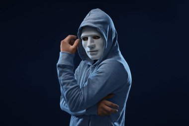 Maskeli Erkek Hacker 