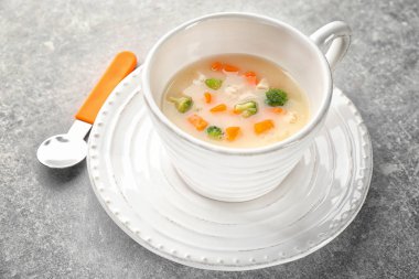 Kremalı çorba ile kupa