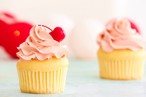 Lahodný vanilkový cupcakes — Stock fotografie