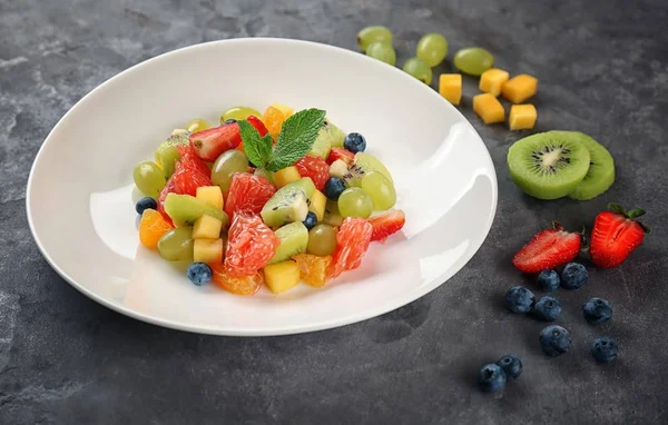 Piatto di insalata di frutta fresca — Foto Stock