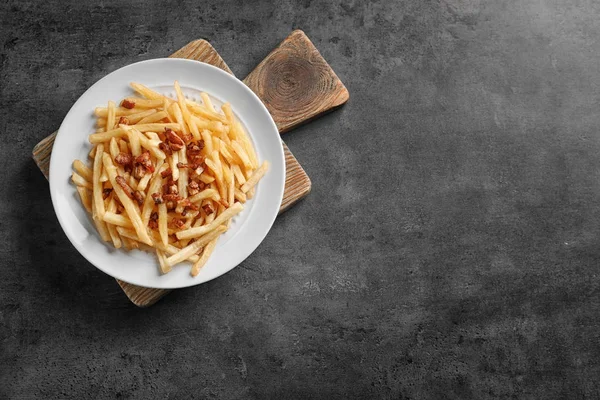 Tallrik med pommes frites — Stockfoto