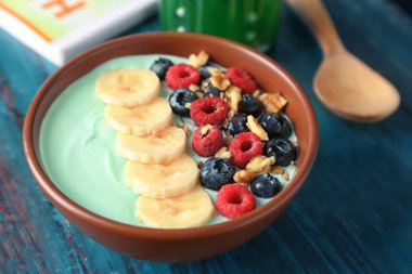 Nefis spirulina yüzlü kase 