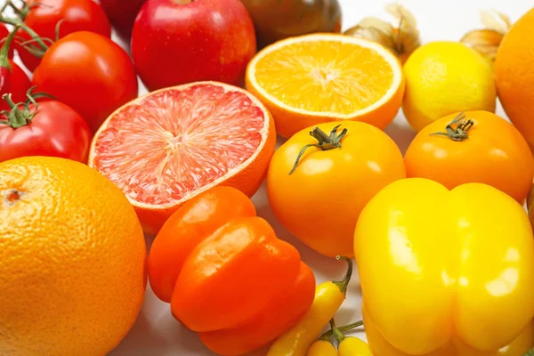 Berbagai macam buah-buahan dan sayuran — Stok Foto