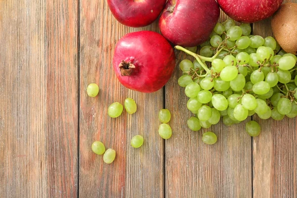 Fresh fruits on table — Stock Photo, Image