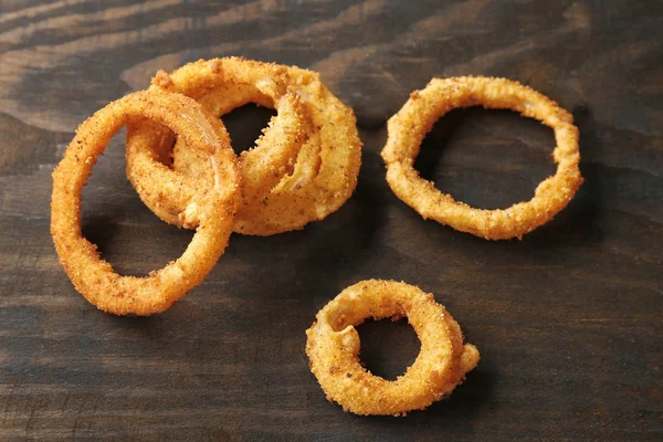 Anillos de cebolla frita empanada — Foto de Stock