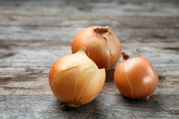 Frische rohe gelbe Zwiebel — Stockfoto