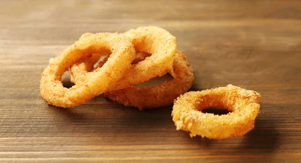 Anéis de cebola assados fritos — Fotografia de Stock