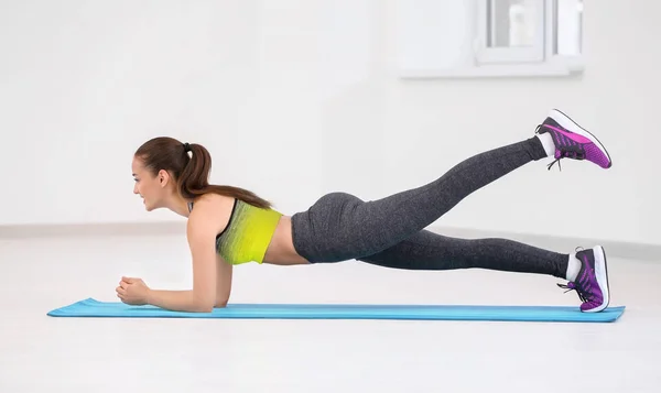 Woman training at home — Stock Photo, Image