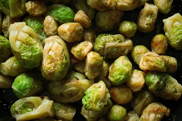 Saboroso frito brotos de Bruxelas — Fotografia de Stock