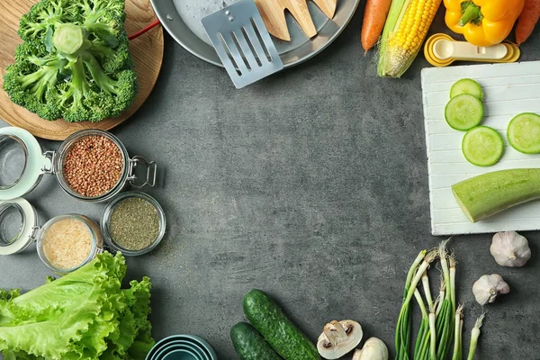 Köksredskap och livsmedelsingredienser — Stockfoto