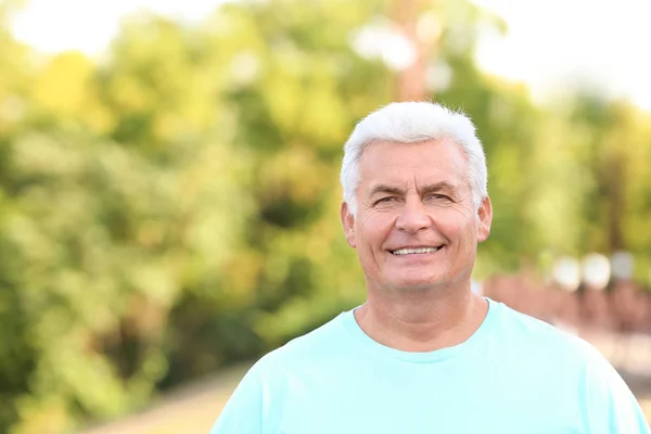 Mature man in park — Stock Photo, Image