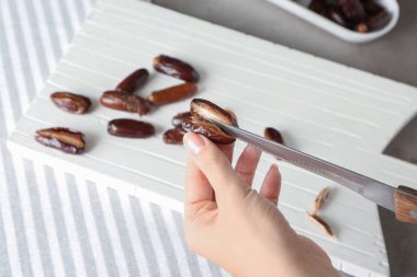 Kadın kaldırma çukur 