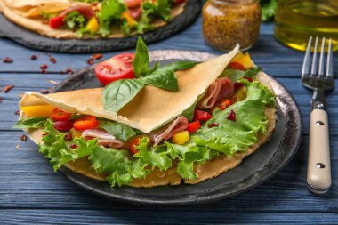 Plaka ince karabuğday krep ile