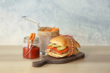  lezzetli domuz pastırması burger