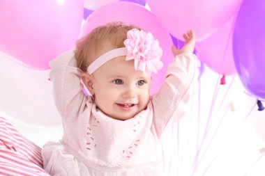 Doğum günü partisi evde şirin bebek