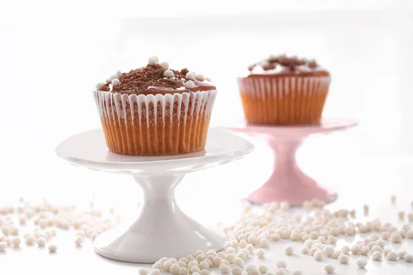 Muffins saborosos com caramelo — Fotografia de Stock