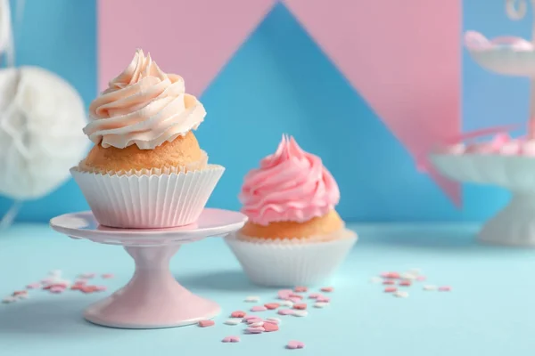 Yummy cupcakes on table — Stock Photo, Image