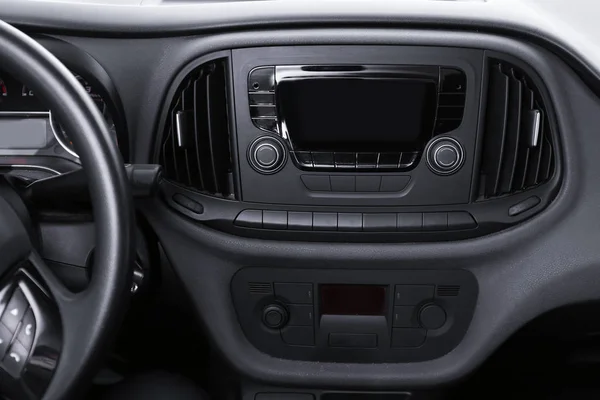 Moderne radio op dashboard — Stockfoto