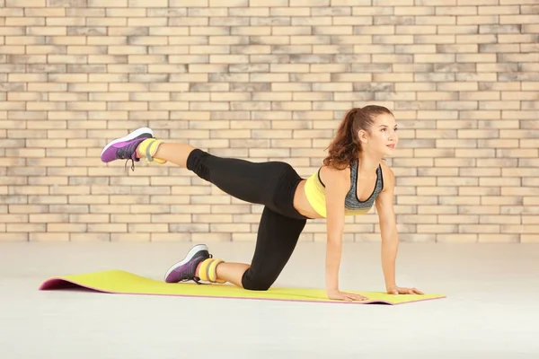 Woman training at home — Stock Photo, Image