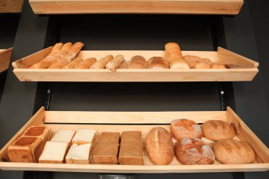 Ekmek yapım ürünleri ile counter