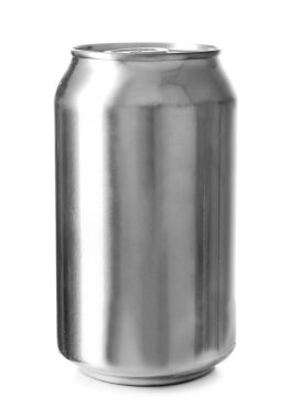 Beyaz arkaplanda alüminyum kutu