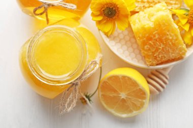 Aromatik bal ile kompozisyon 