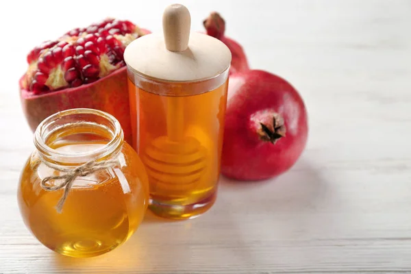 Miel aromática y frutas — Foto de Stock