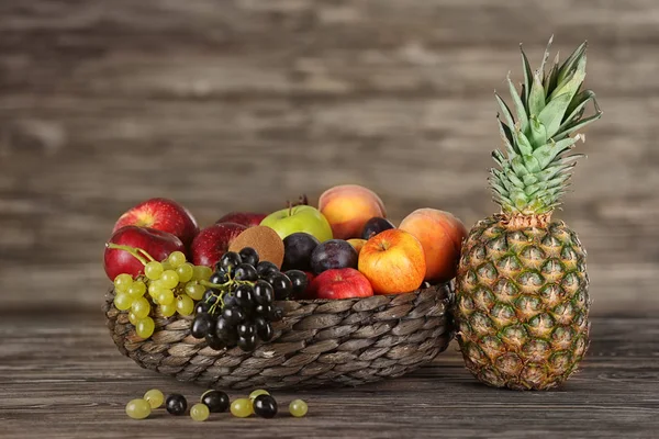 Deliciosos frutos maduros — Fotografia de Stock
