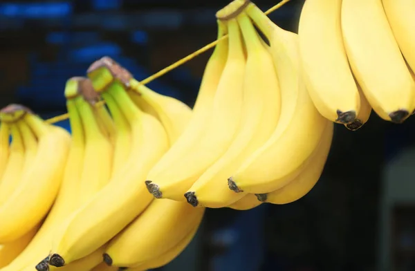 Fresh ripe bananas — Stock Photo, Image