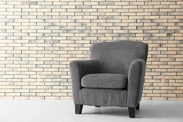 Grau stylischer Sessel — Stockfoto