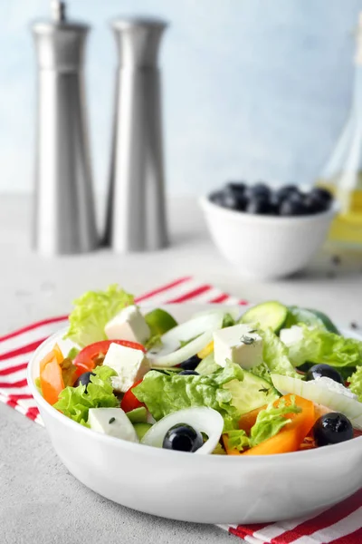 Fresh tasty salad — Stock Photo, Image