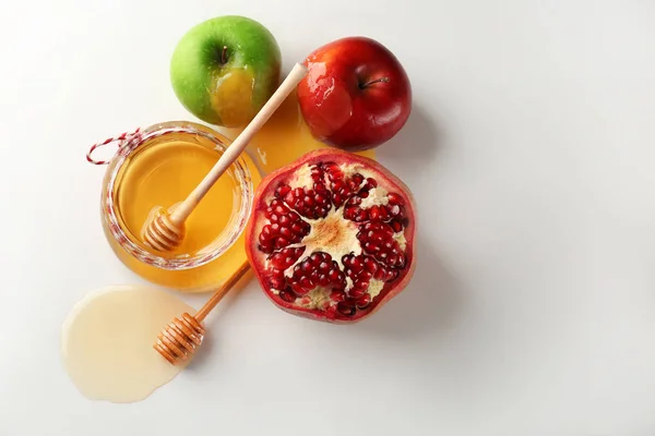 Ароматный мед и фрукты — стоковое фото