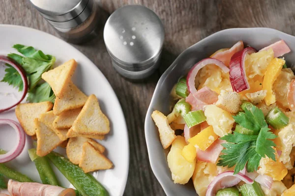 Delicious potato salad — Stock Photo, Image