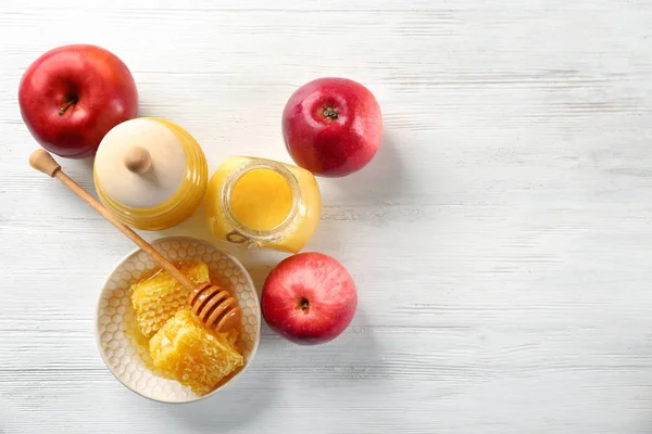 Aromatic honey and fruit — Stock Photo, Image