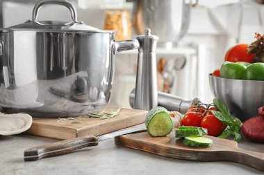 Masada sebze ile kompozisyon