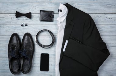 şık erkek giyim ve aksesuarları 