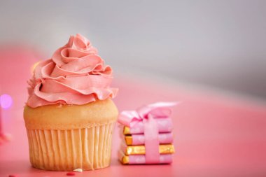 Sevgililer Günü için kek. 