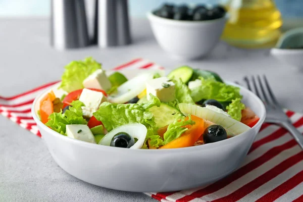 Frischer, schmackhafter Salat — Stockfoto