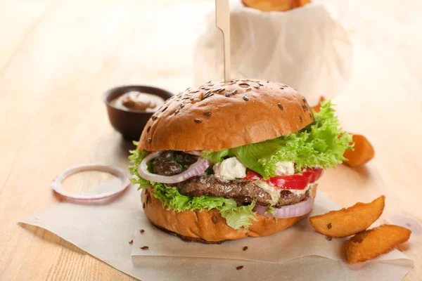 Frischer leckerer Burger — Stockfoto