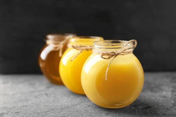 향기로운 꿀 항아리에 — 스톡 사진