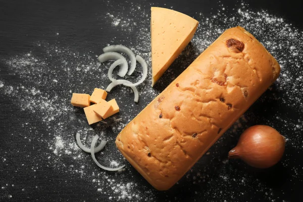 Pane fresco con formaggio — Foto Stock