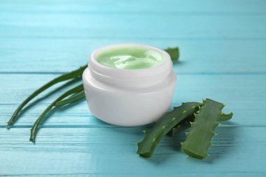 Vücut kremi ile jar