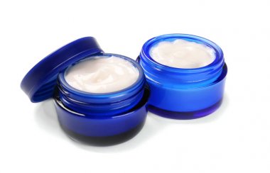 Kavanoz vücut kremi ile 