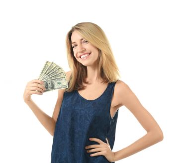 Doları banknot renk arka plan üzerinde olan mutlu kadın