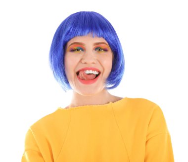 Gökkuşağı makyaj ile genç kadın 