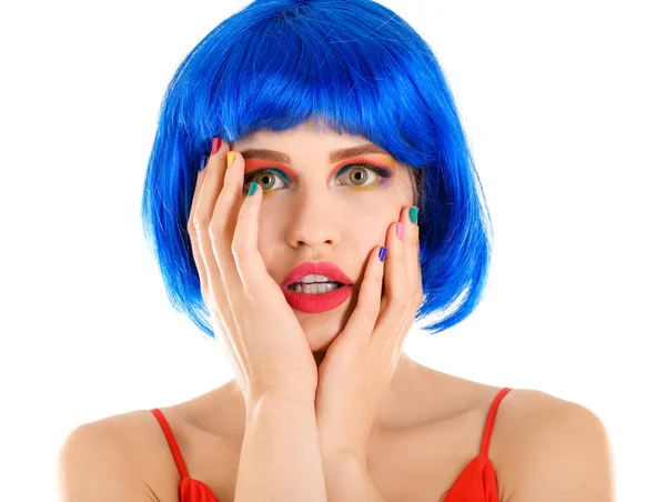 Junge Frau mit Regenbogen-Make-up — Stockfoto