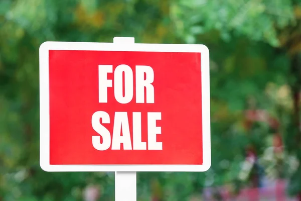Sale Sign Outdoors — Stock Photo, Image