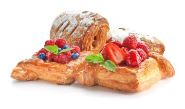 Beyaz zemin üzerine lezzetli hamur işleri